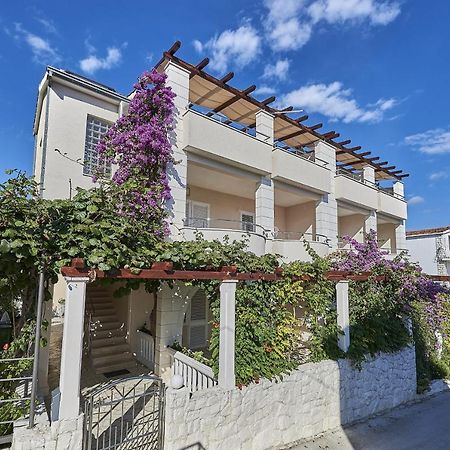 Apartments With A Parking Space Mavarstica, Ciovo - 17803 Трогир Экстерьер фото