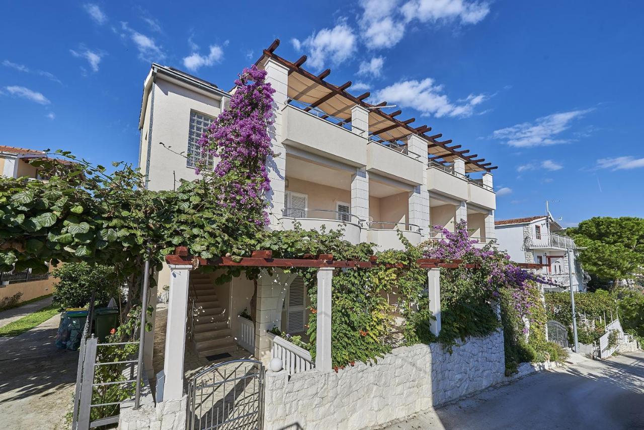 Apartments With A Parking Space Mavarstica, Ciovo - 17803 Трогир Экстерьер фото