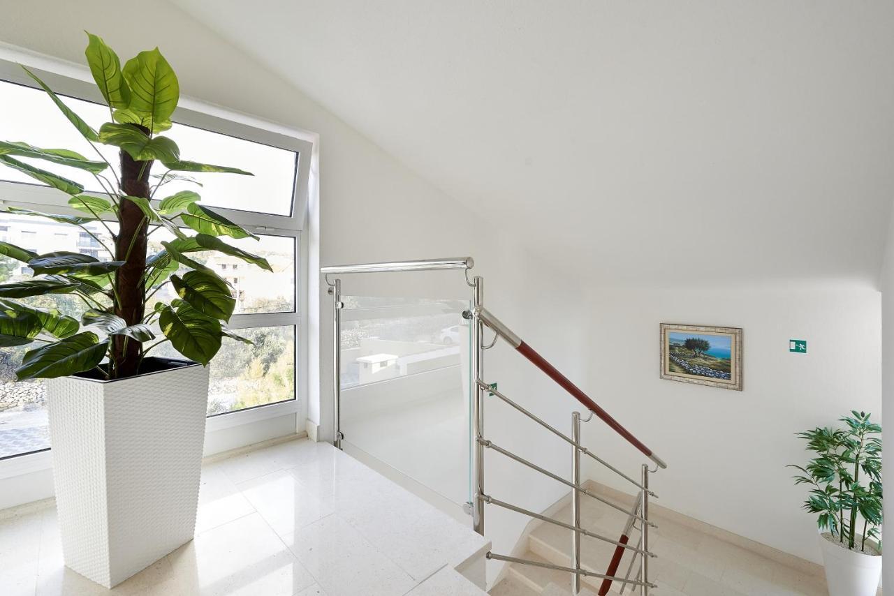 Apartments With A Parking Space Mavarstica, Ciovo - 17803 Трогир Экстерьер фото