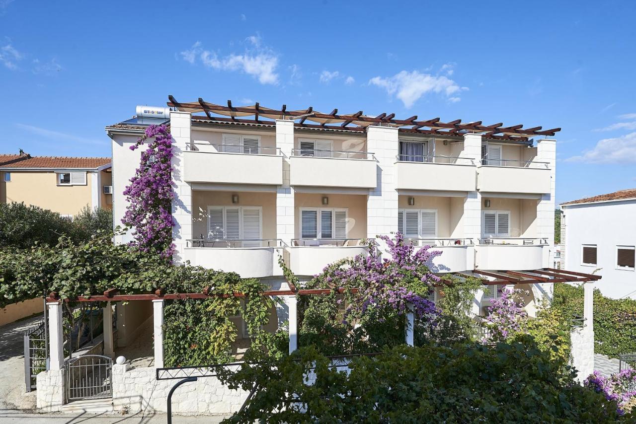 Apartments With A Parking Space Mavarstica, Ciovo - 17803 Трогир Экстерьер фото