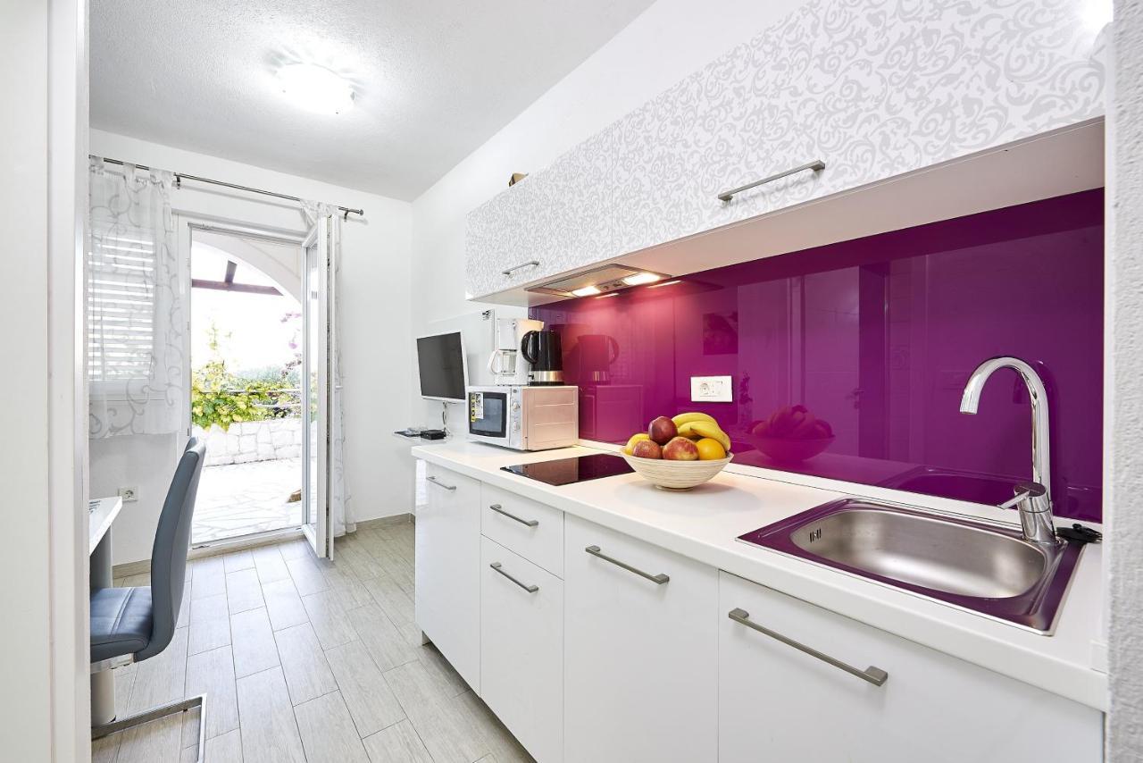 Apartments With A Parking Space Mavarstica, Ciovo - 17803 Трогир Экстерьер фото