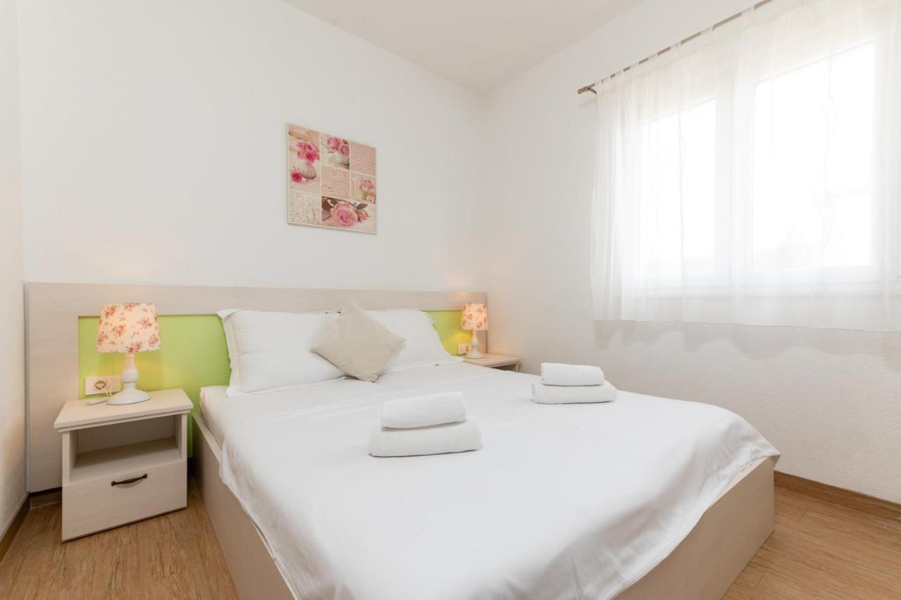 Apartments With A Parking Space Mavarstica, Ciovo - 17803 Трогир Экстерьер фото