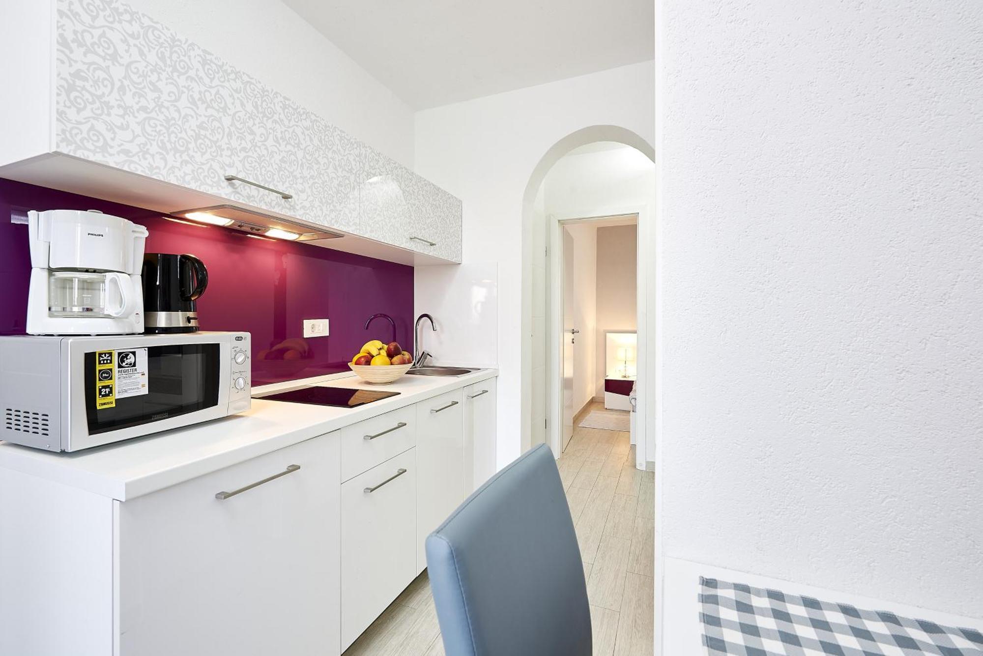 Apartments With A Parking Space Mavarstica, Ciovo - 17803 Трогир Номер фото